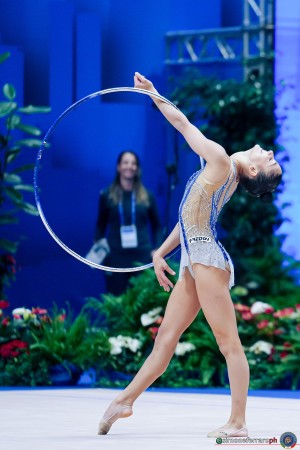 app f hoop raffaeli sofia ita sfe03647 copia simone ferraro ph